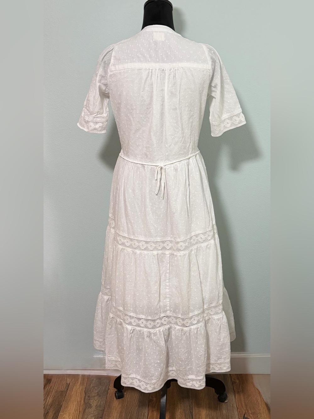 White Button-Front Midi Dress with Lace Trim - Picture 13 of 15